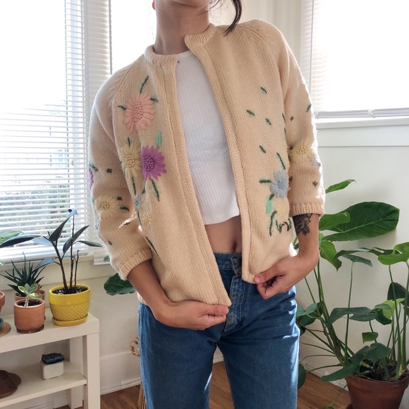 Vintage hand embroidered cottagecore cardigan - Picture 2 of 6